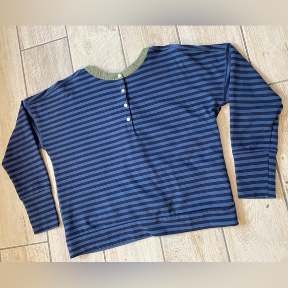 🔩Mountain Hardware🔩 Pembroke Rugby Thermal - Picture 3 of 14